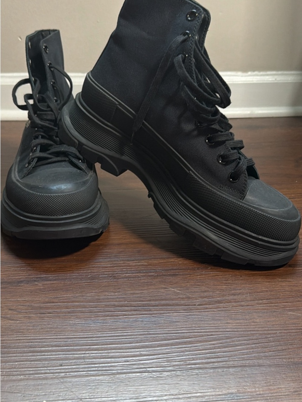 Alexander McQueen Tread Slick Boots - Picture 2 of 7